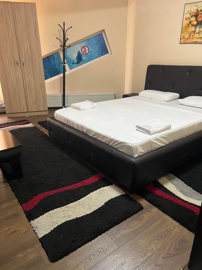 Family White Hotel Gjilan المظهر الخارجي الصورة