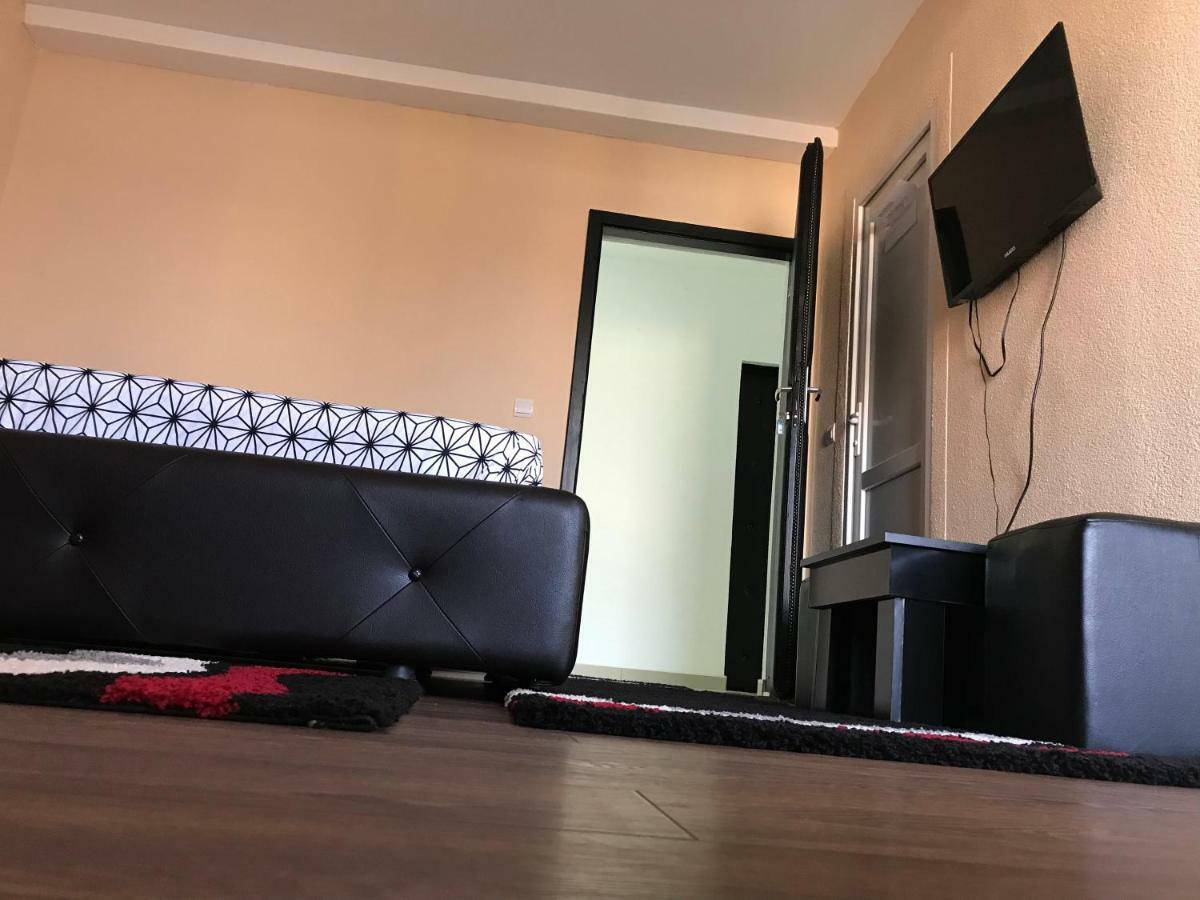 Family White Hotel Gjilan المظهر الخارجي الصورة