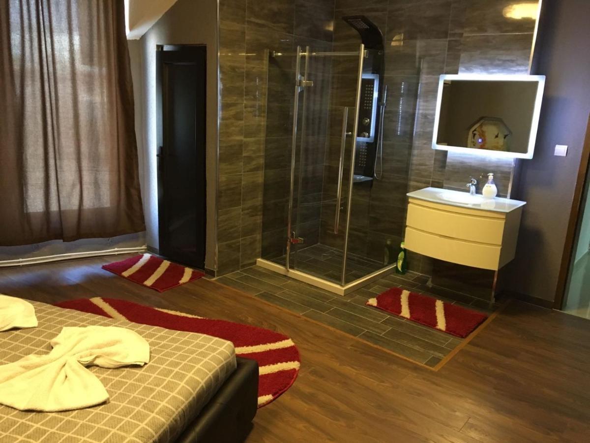 Family White Hotel Gjilan المظهر الخارجي الصورة