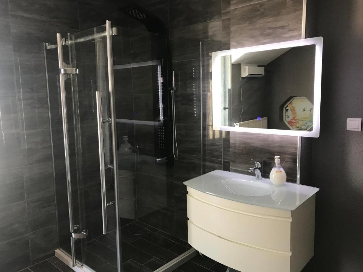 Family White Hotel Gjilan المظهر الخارجي الصورة